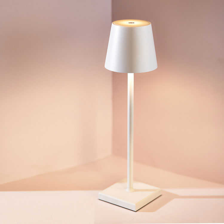LumoNord | Wireless Rechargeable Table Lamp