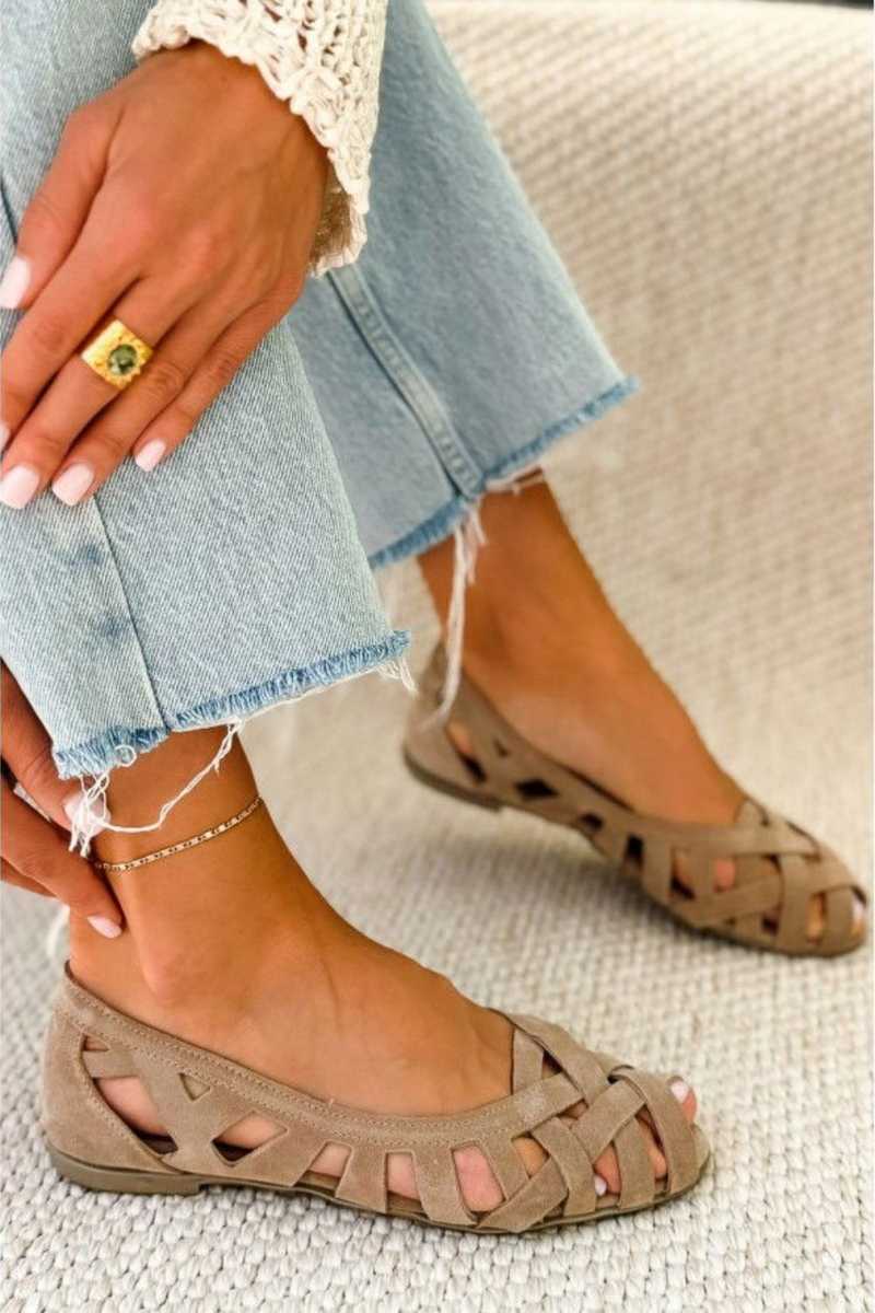 GEVLOCHTEN ZOMERSANDAALEN VOOR VROUWEN